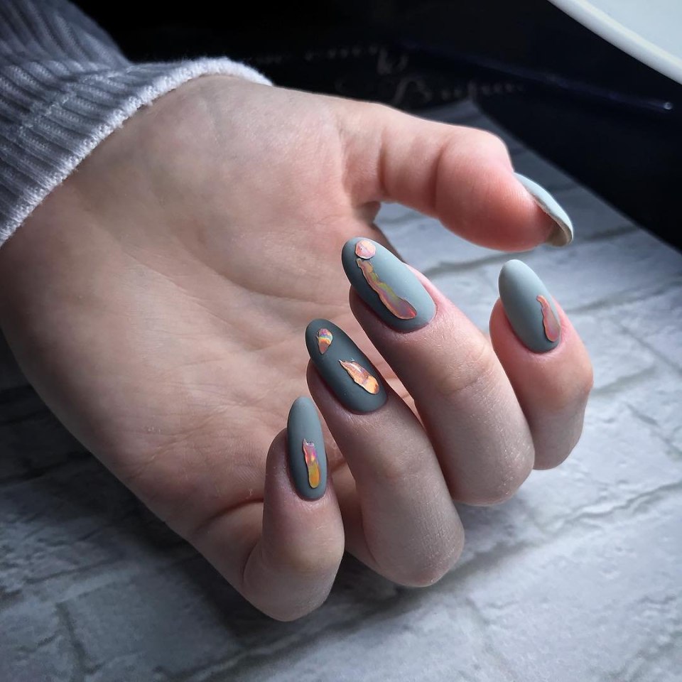 Маникюр капля металла