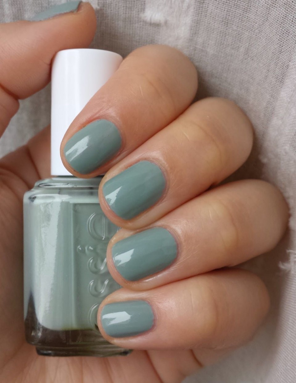 Essie зеленый лак
