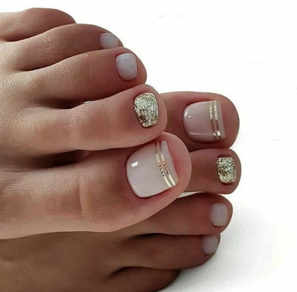 Стильный педикюр