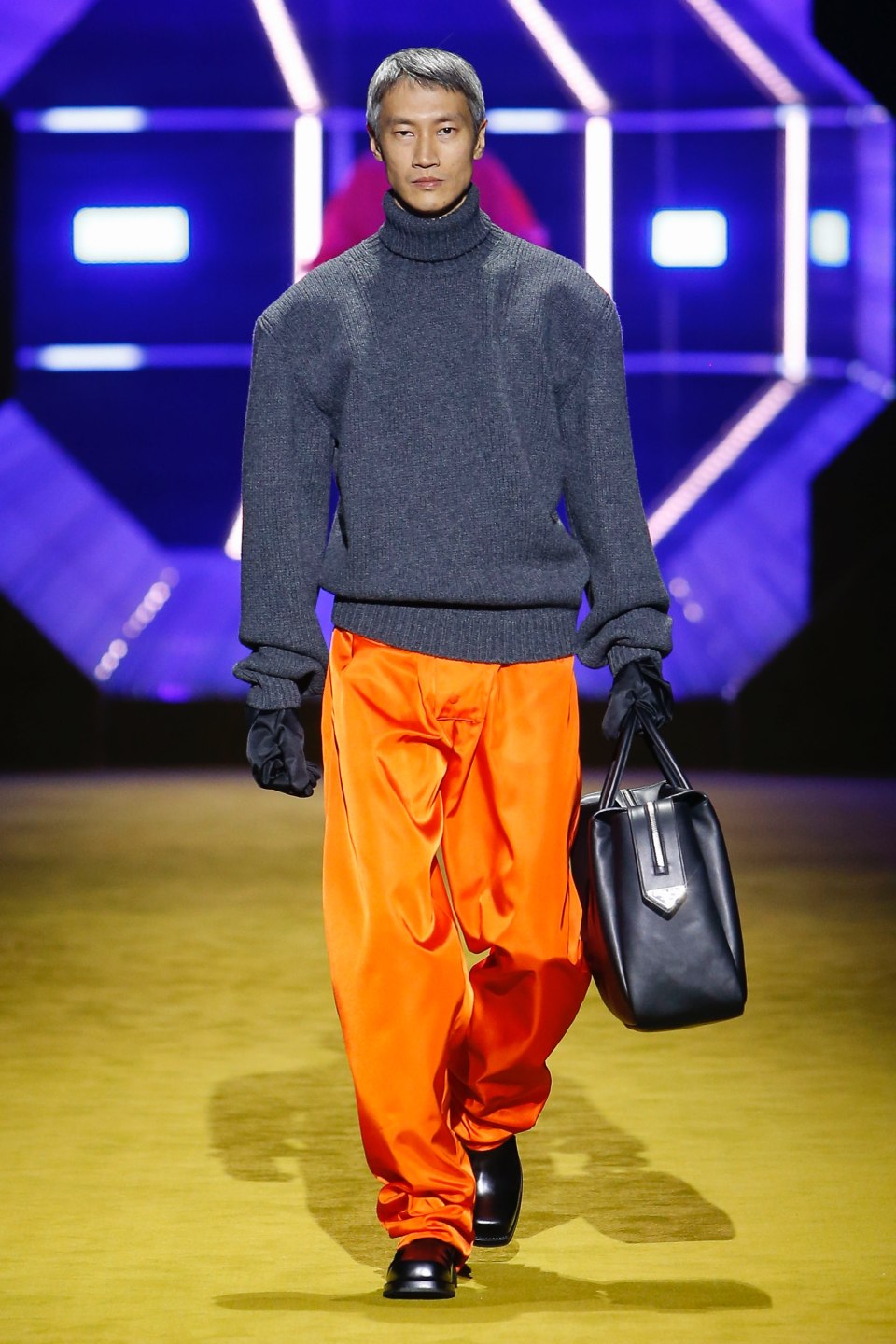 Prada майка алкоголичка