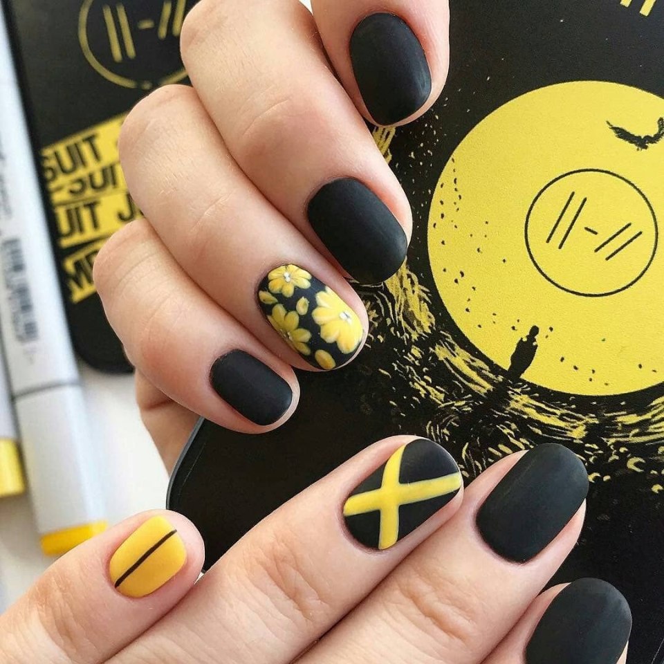Twenty one Pilots Nails