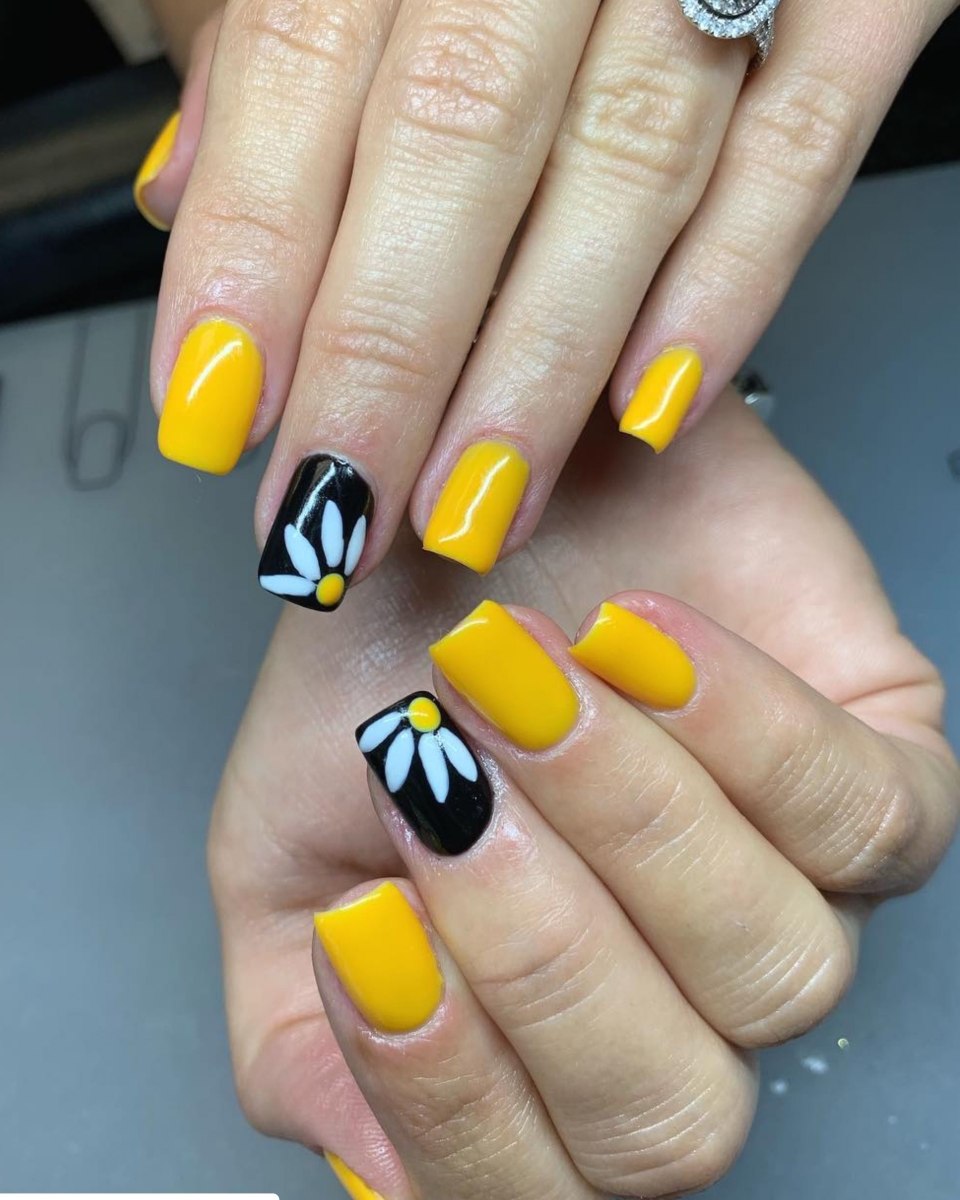 Жёлтые черные белые ногти
