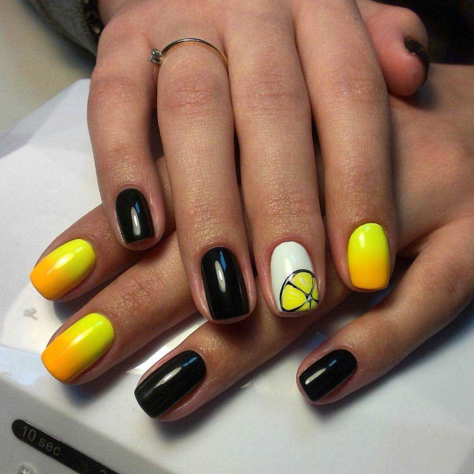 Маникюр жёлтый с чёрным