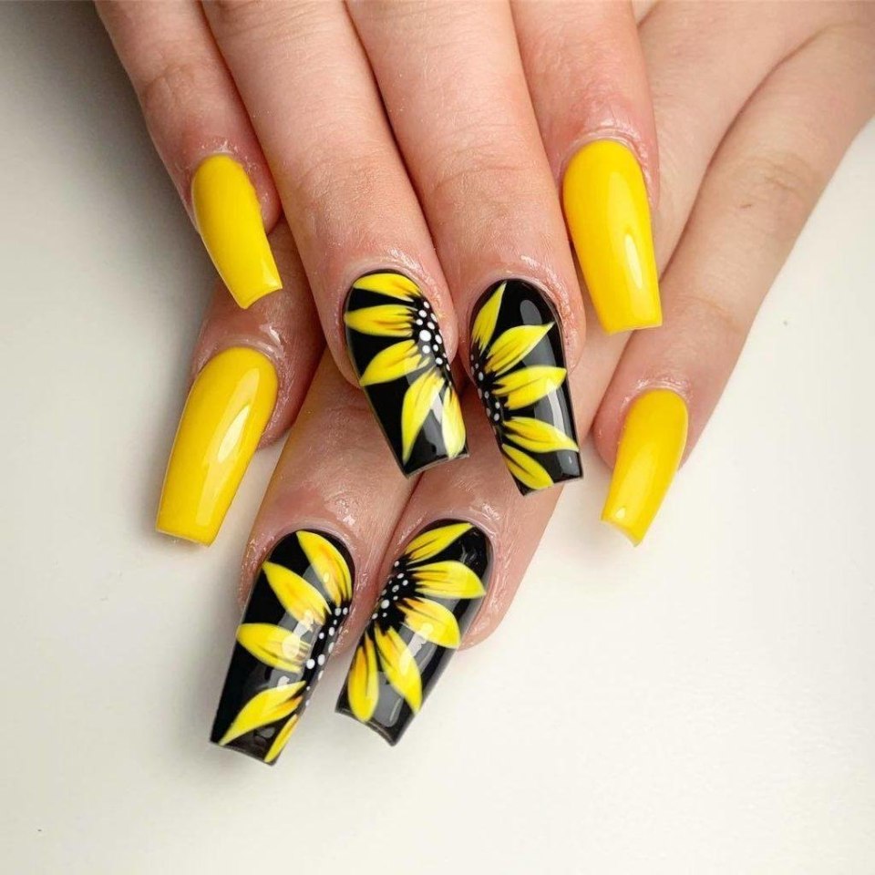 Ногти Кендалл Дженнер Подсолнухи