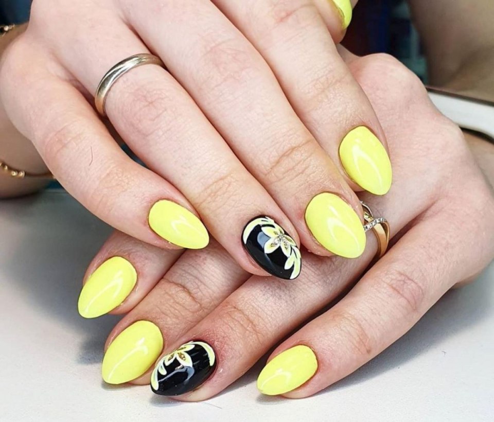 Маникюр жёлтый с чёрным