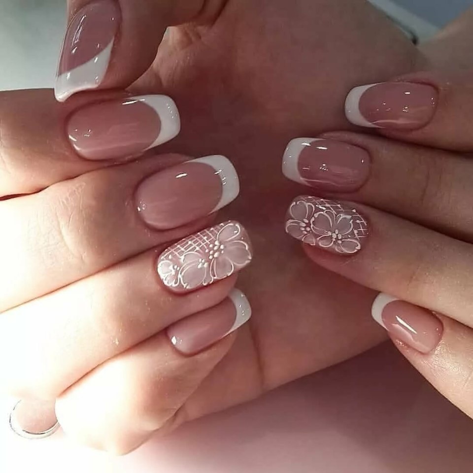 Свадебные ногти классика