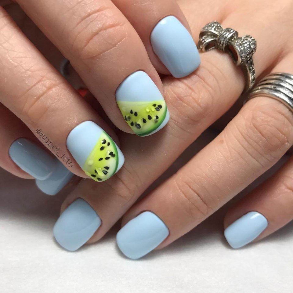 Летние ногти короткие