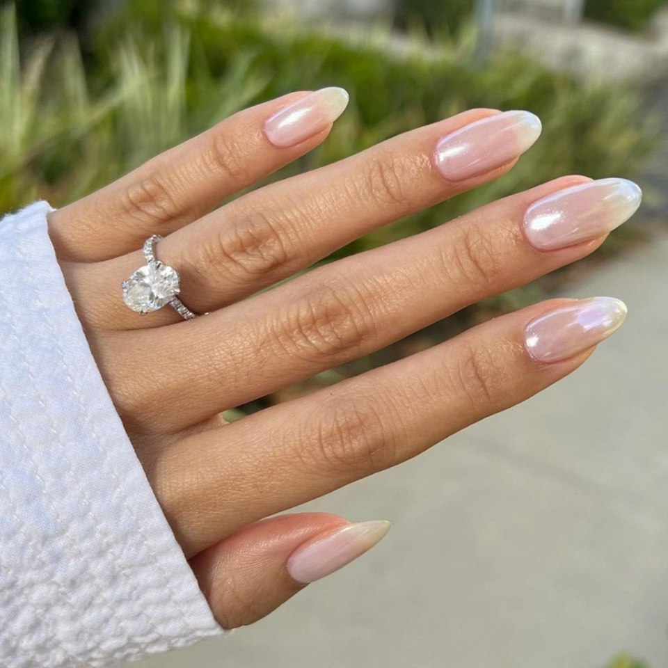 Френч маникюр 2022 классический