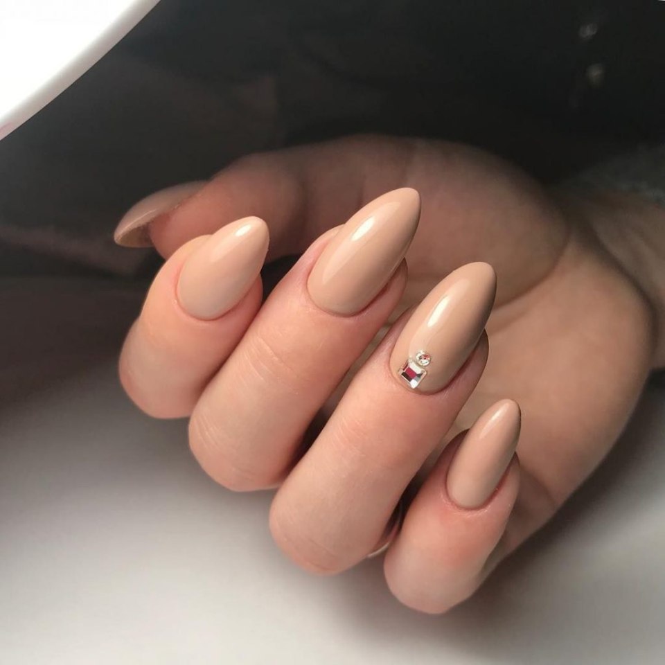 Manicure 2021 миндаль