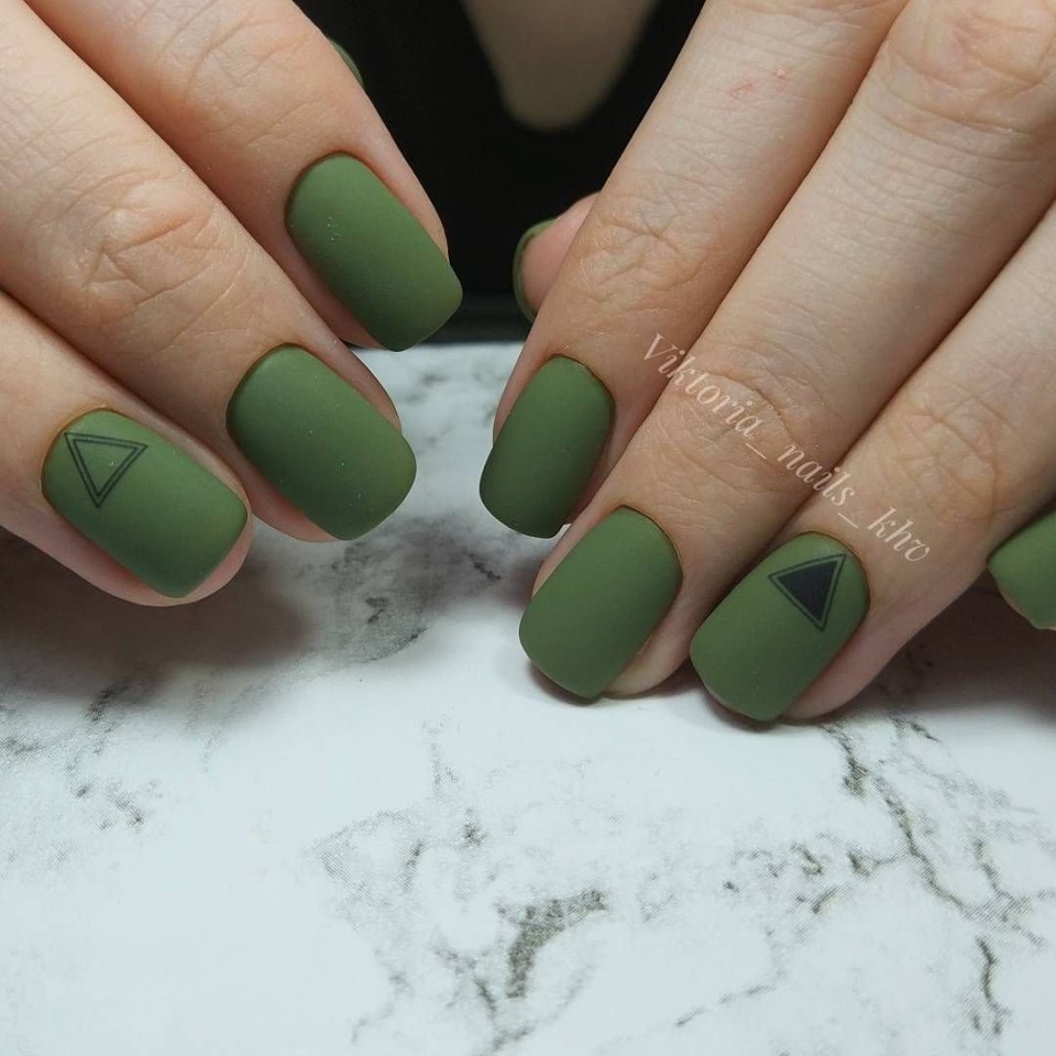 Маникюр цвет хаки зима