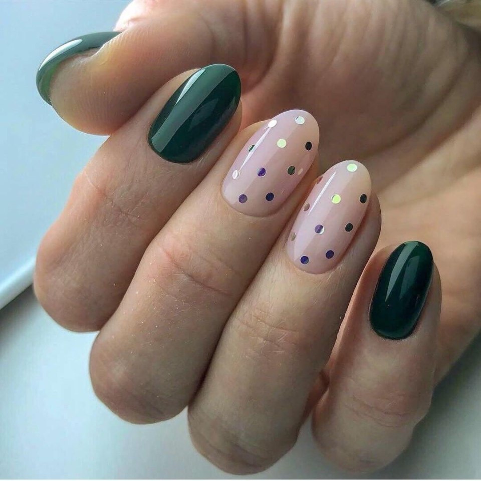 Зеленые ногти короткие