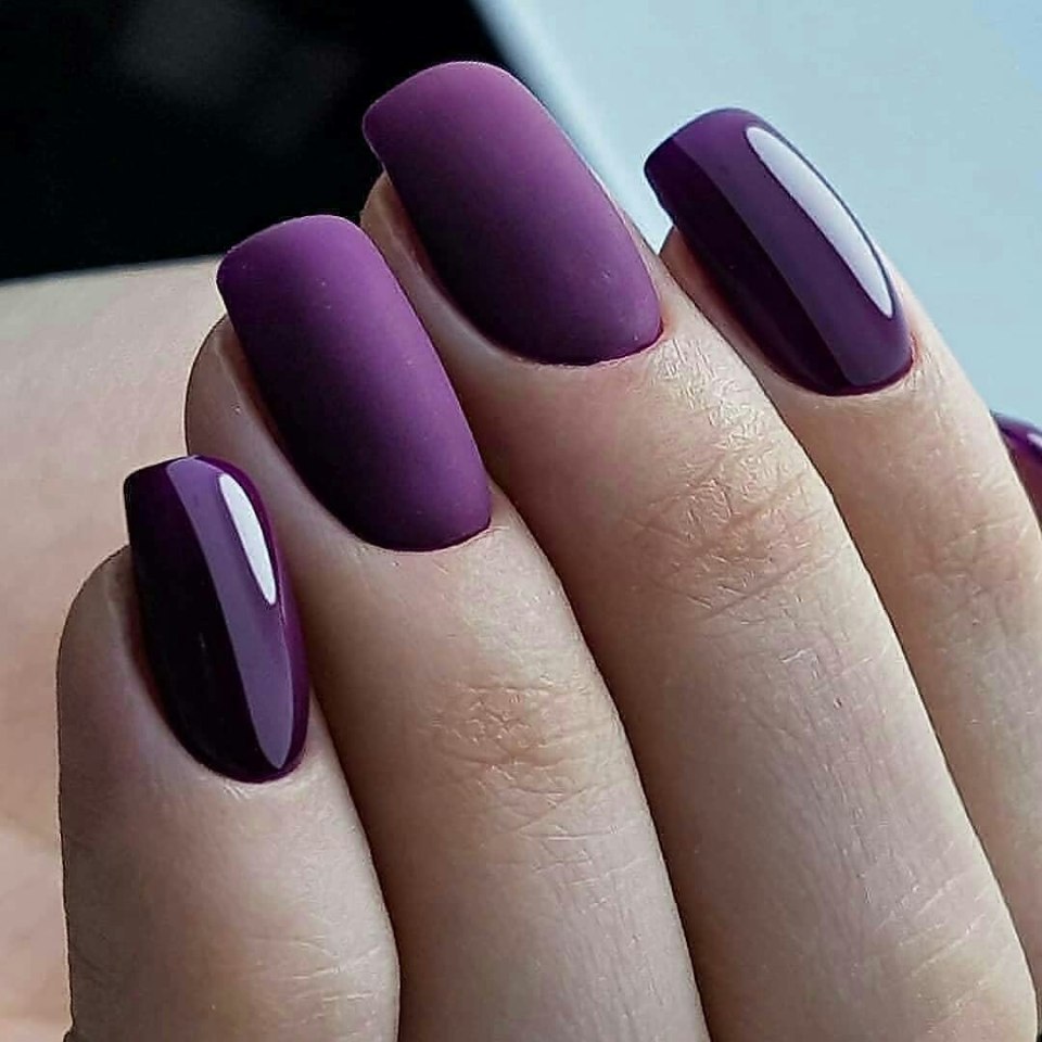 Фиолетовый матовый маникюр