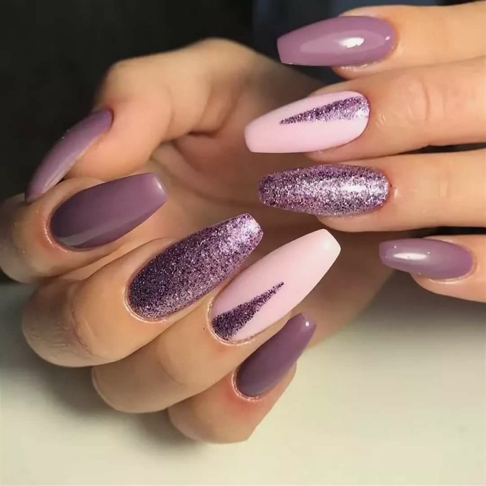 Стильный фиолетовый маникюр