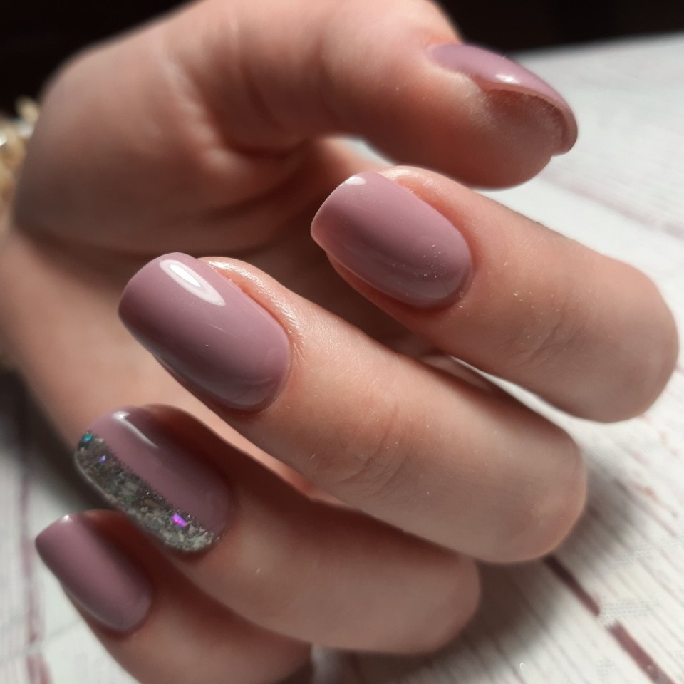 Элегантный маникюр на коротких ногтях