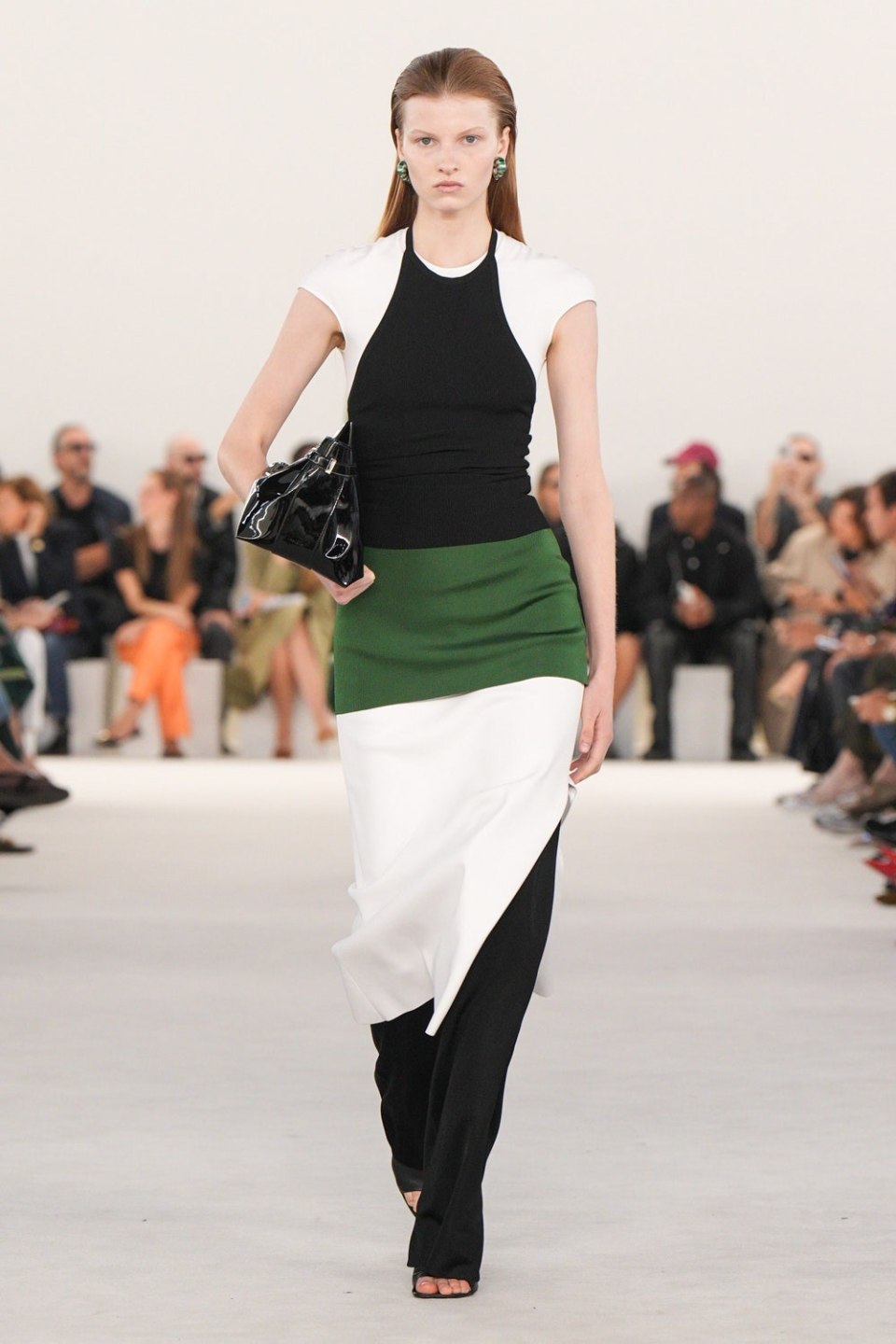 Белла Хадид неделя моды в Париже 22