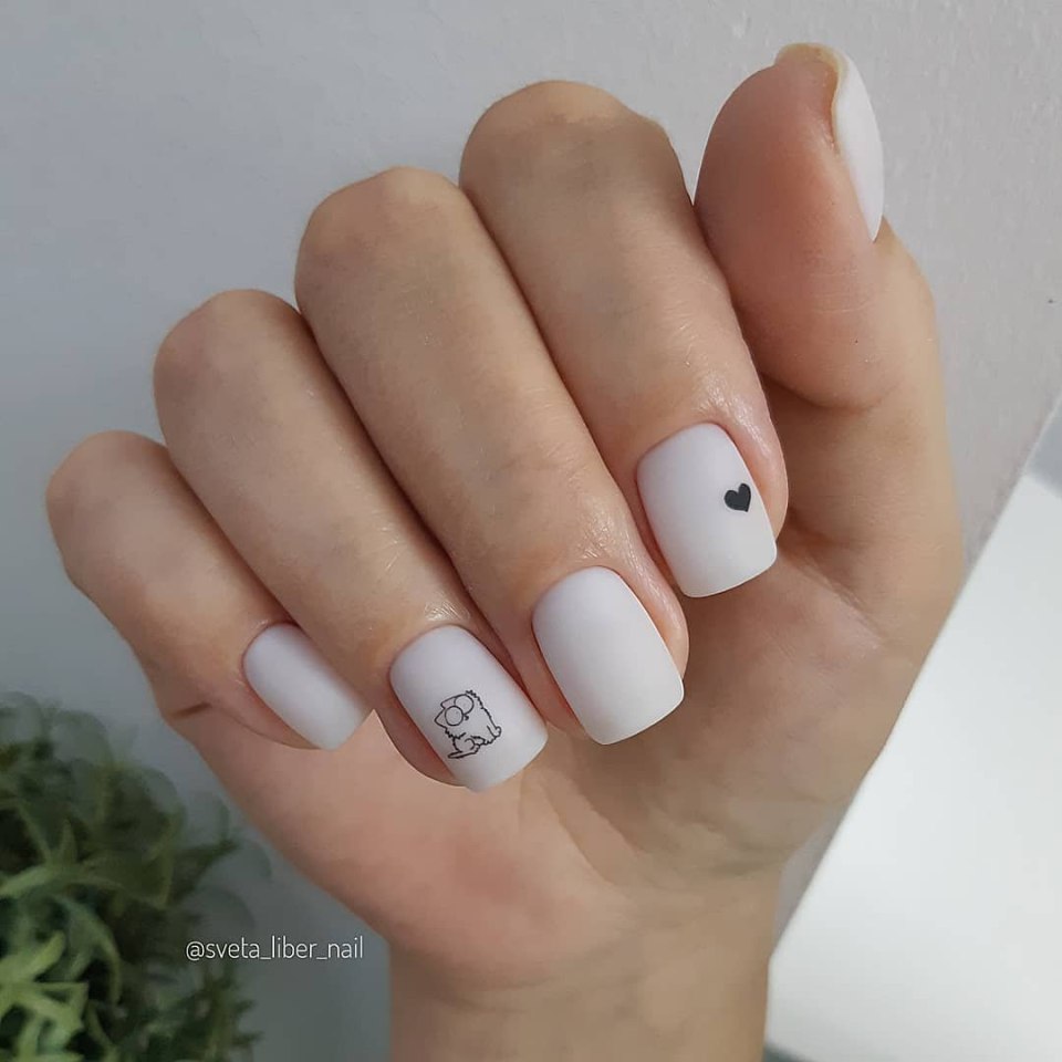 Белые матовые ногти короткие