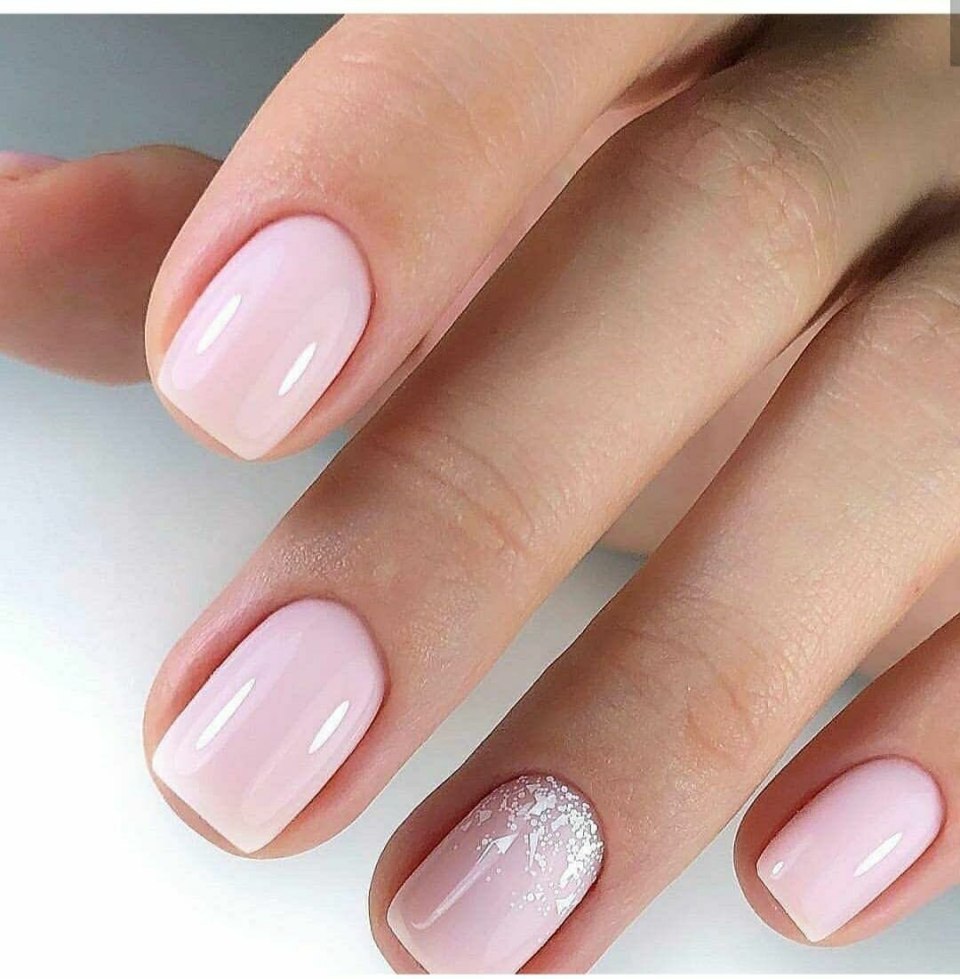 Нежный маникюр